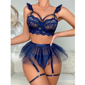 Natacha Lingerie brodée à jarretière trois pièces
