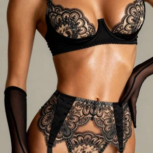 Ensemble lingerie pour femme trois pièces - EMBRACE Noir